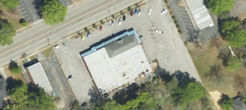 Open-Plan Retail Building
