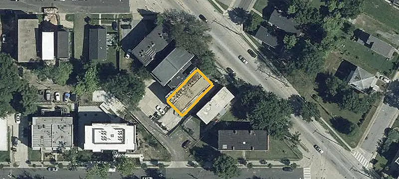6-Unit Apartment Building