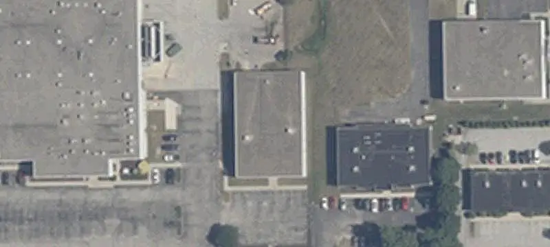Freestanding Office Building with Lab