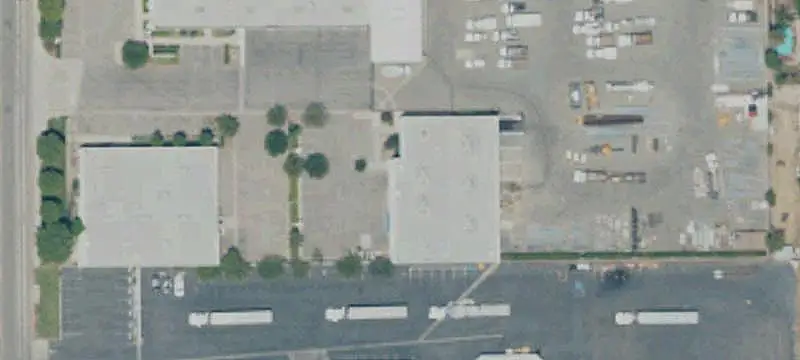 Light Industrial Warehouse with Loading Doors