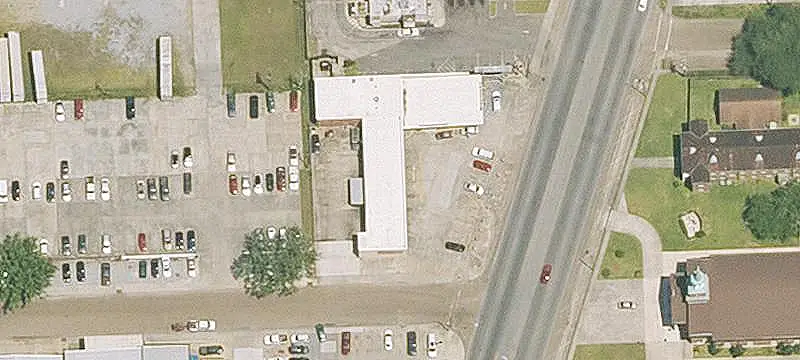 Freestanding Auto Shop with Service Bays