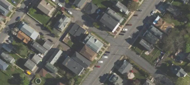 6-Unit Apartment Building