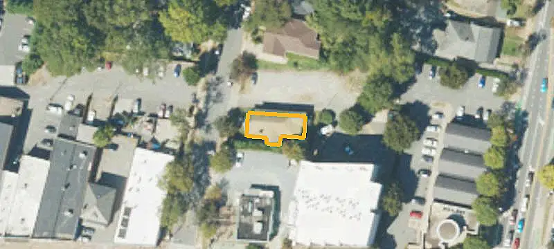 Bungalow-Style Mixed-Use Property
