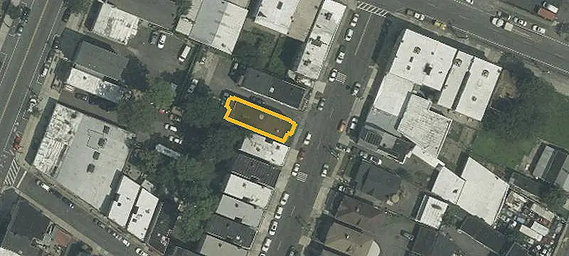 8-Unit Apartment Building