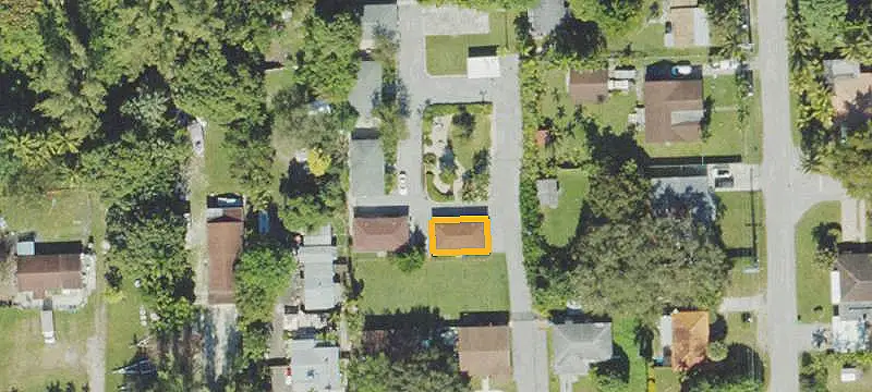 12-Unit Apartment Building with Courtyard