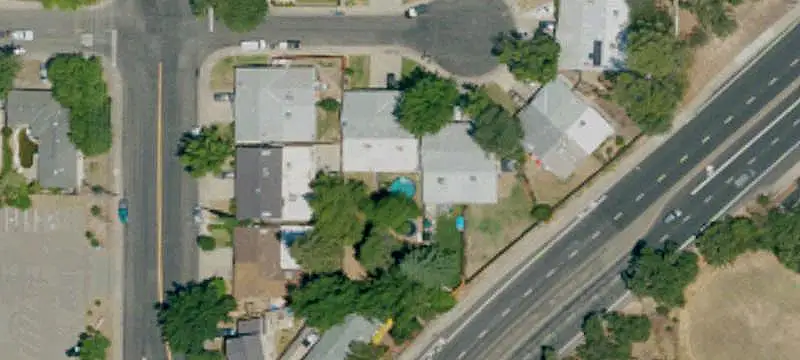Halfplex Duplex with Large Backyard