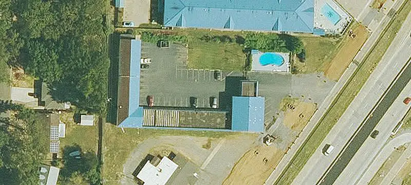 Dual-Section Restaurant Building