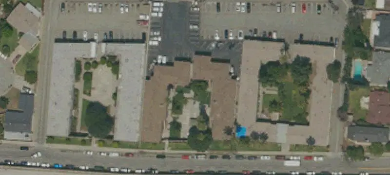 28-Unit Courtyard Apartment Building