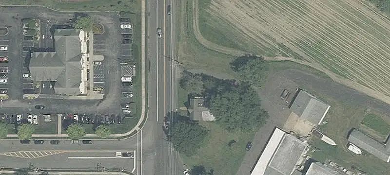 Highway Commercial Retail Building