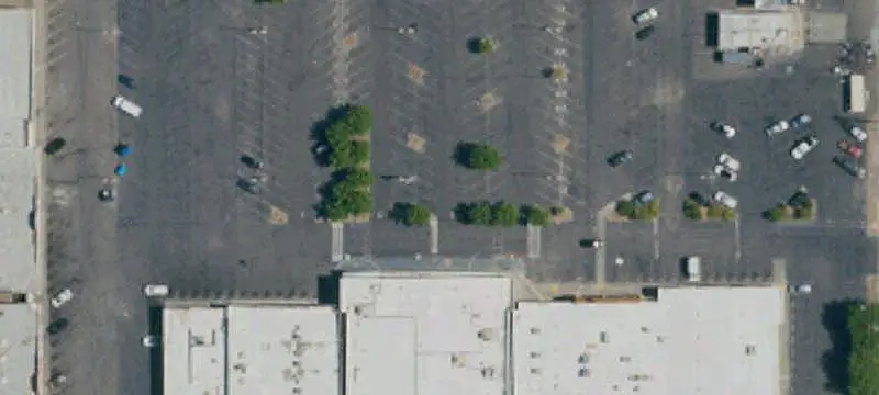 Retail Space with Clear-Span Area