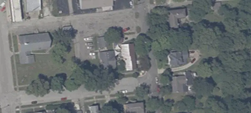 Auto Shop With Large Vehicle Access