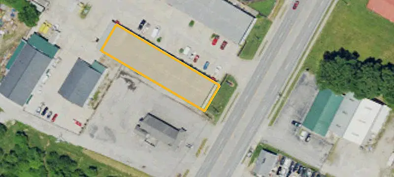 Clear-Span Warehouse with Drive-In Bay
