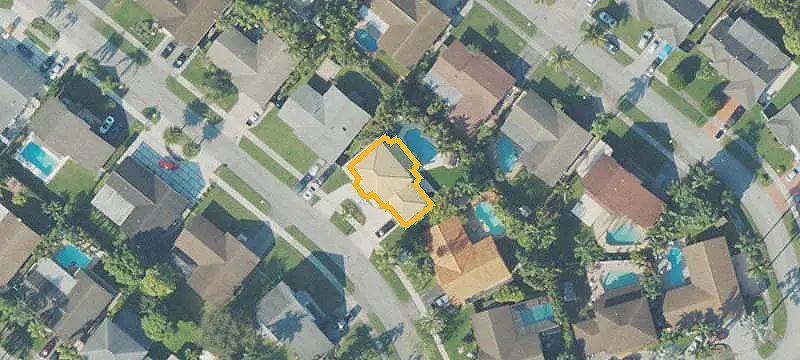 Triplex with Three-Bedroom Unit