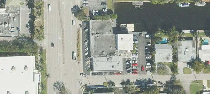 Multi-Tenant Retail Building