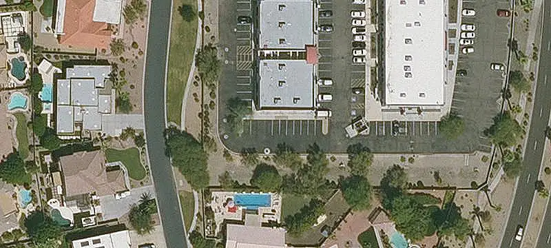 Office Space Near Retail and Dining