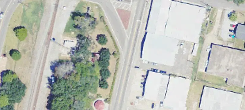 Storefront Property with Freight Elevator