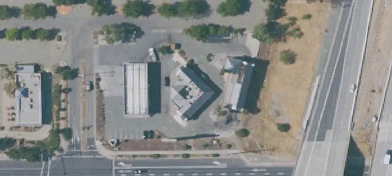 7-ELEVEN Convenience Store with Car Wash