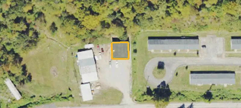 Mixed-Use Property With Apartment