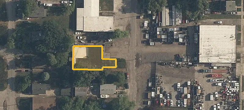 Standalone Flex Space with Fenced Lot