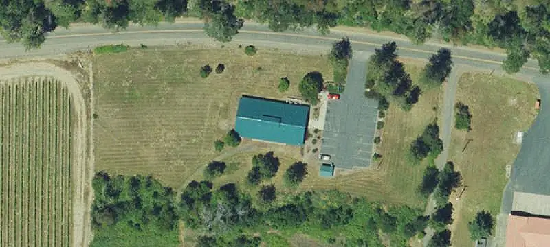 Established Vineyard with River Frontage