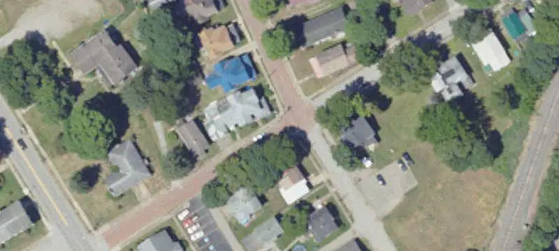 4-Unit Building with Garage