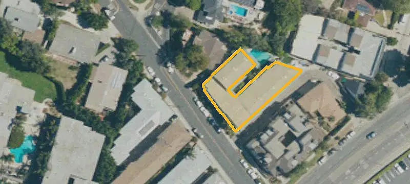 Renovated 17-Unit Apartment Building