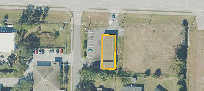 Six-Bay Retail Space