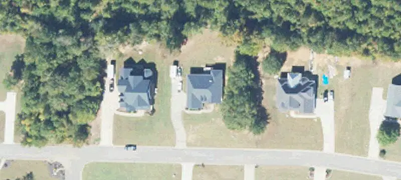 6-Unit Apartment Building