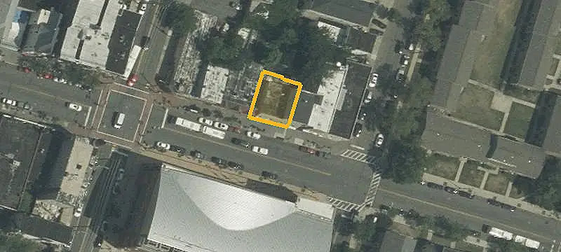 Storefront Property with Flexible Layout