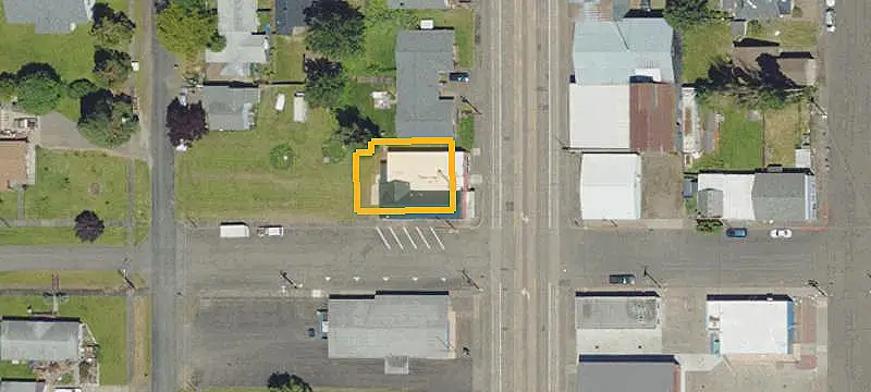 Updated 3-Unit Mixed-Use Building