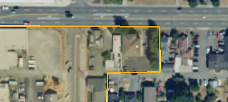 4-Unit Mixed-Use Commercial Building