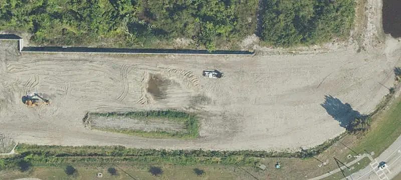 Signalized-Intersection Commercial Land