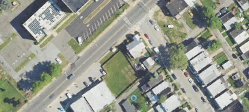 Updated Office Unit with Fenced Yard