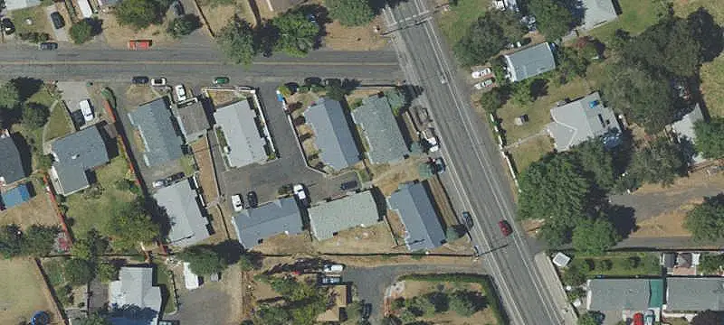 17-Unit Apartment Building