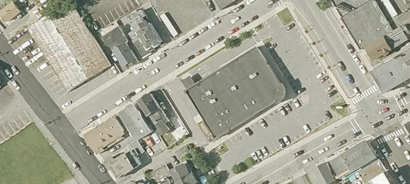 Freestanding Auto Shop with Garages