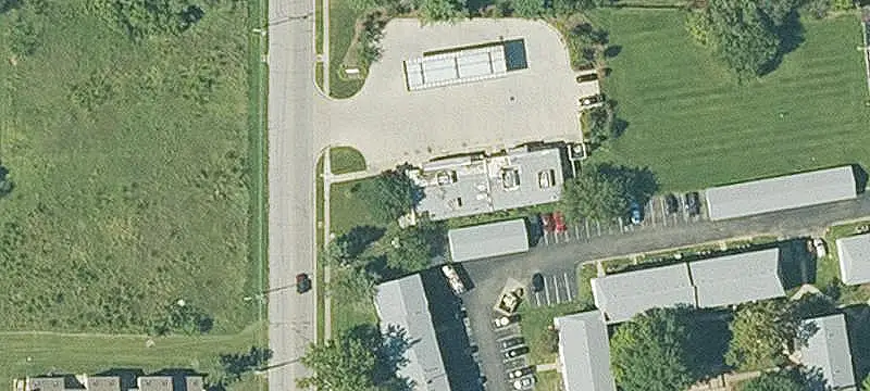 Three-Suite Shopping Center