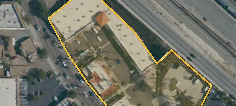 Fully Occupied Shopping Center