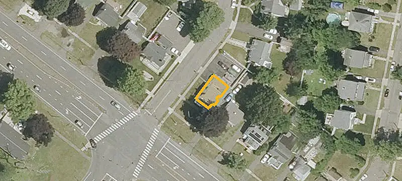 Mixed-Use Building with Apartment
