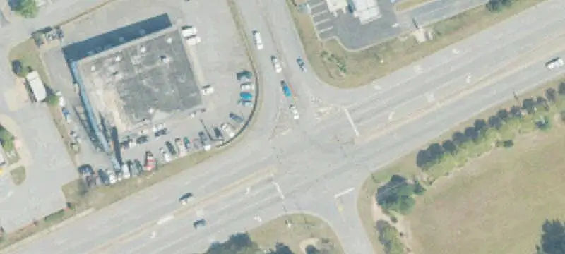 Airport Thruway Retail Space