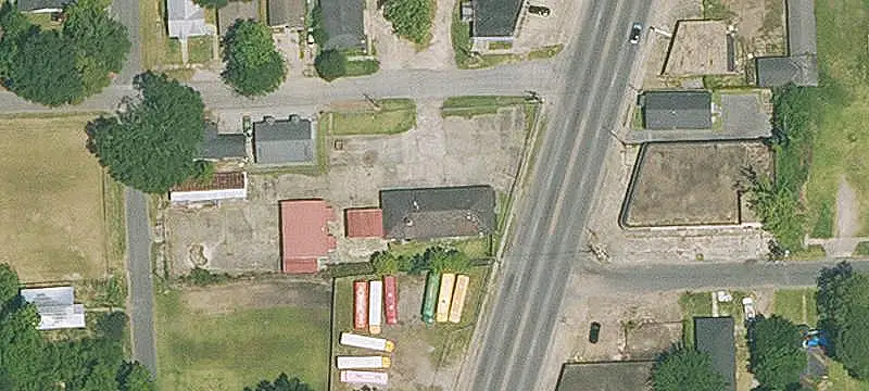 Freestanding Auto Body Shop