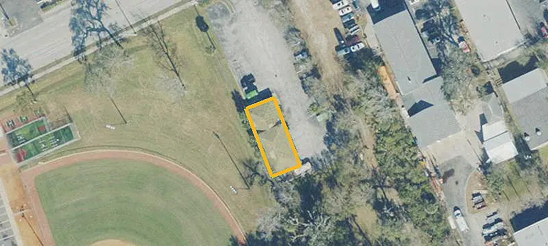 Mixed-Use Property with Auto Facility