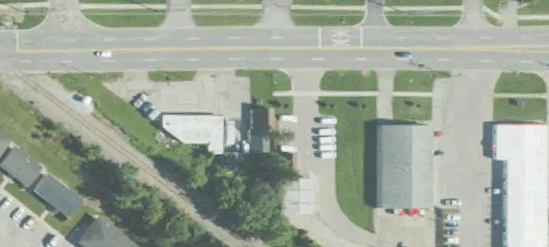 Two-Entrance Retail Building