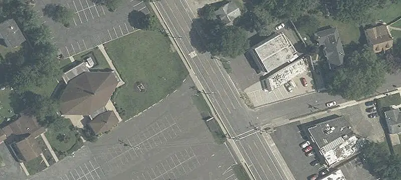 Retail Space with Dual-Road Access