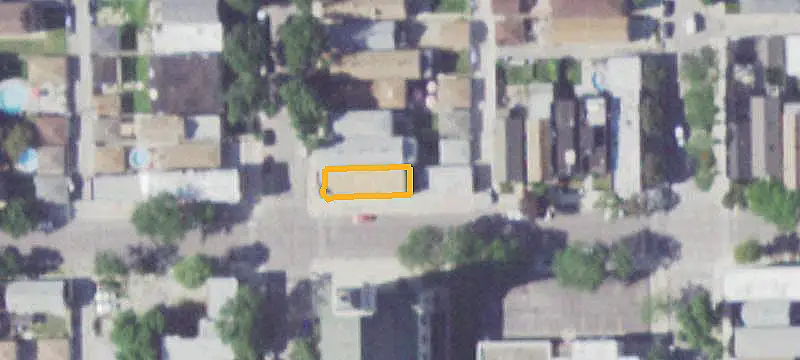 Corner-Lot Multifamily Property