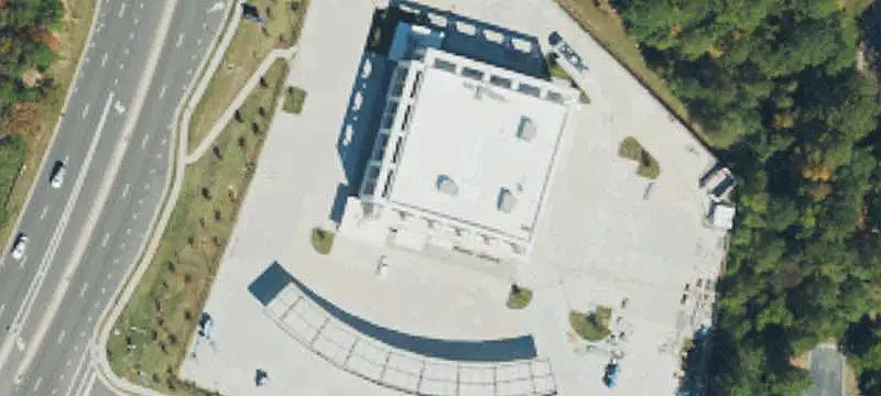 Level Commercial Land