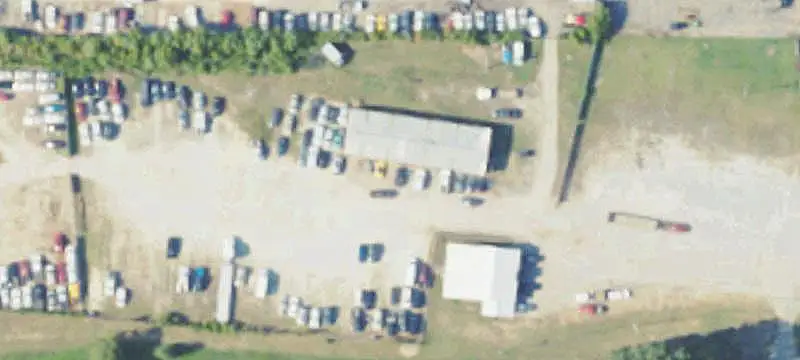 Warehouse with 3 Roll-Up Doors