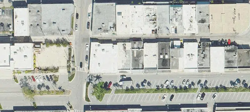 Mixed-Use Space with Private Rooms