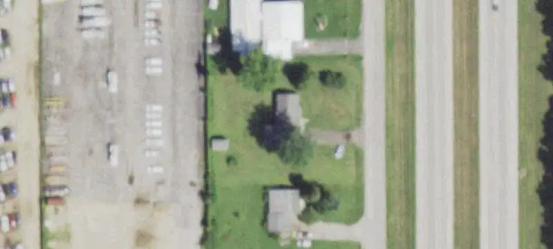 Three-Parcel Auto Shop Property