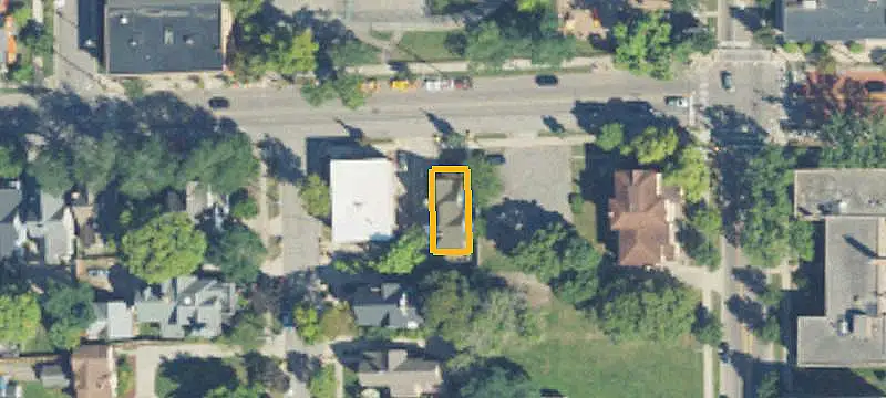 Updated 6-Unit Apartment Building