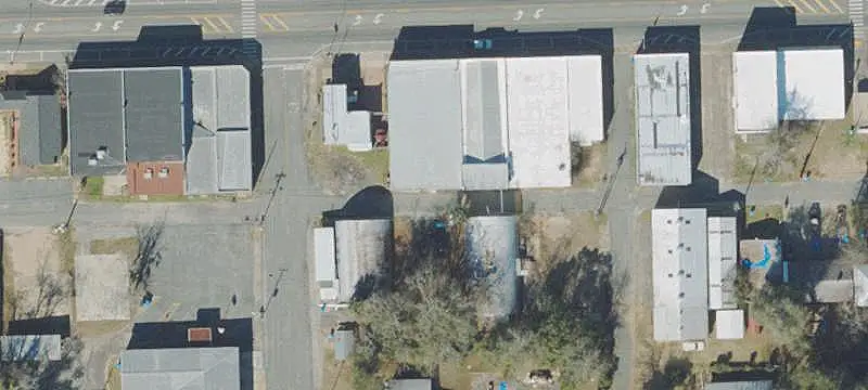 Retail Building with Three Structures